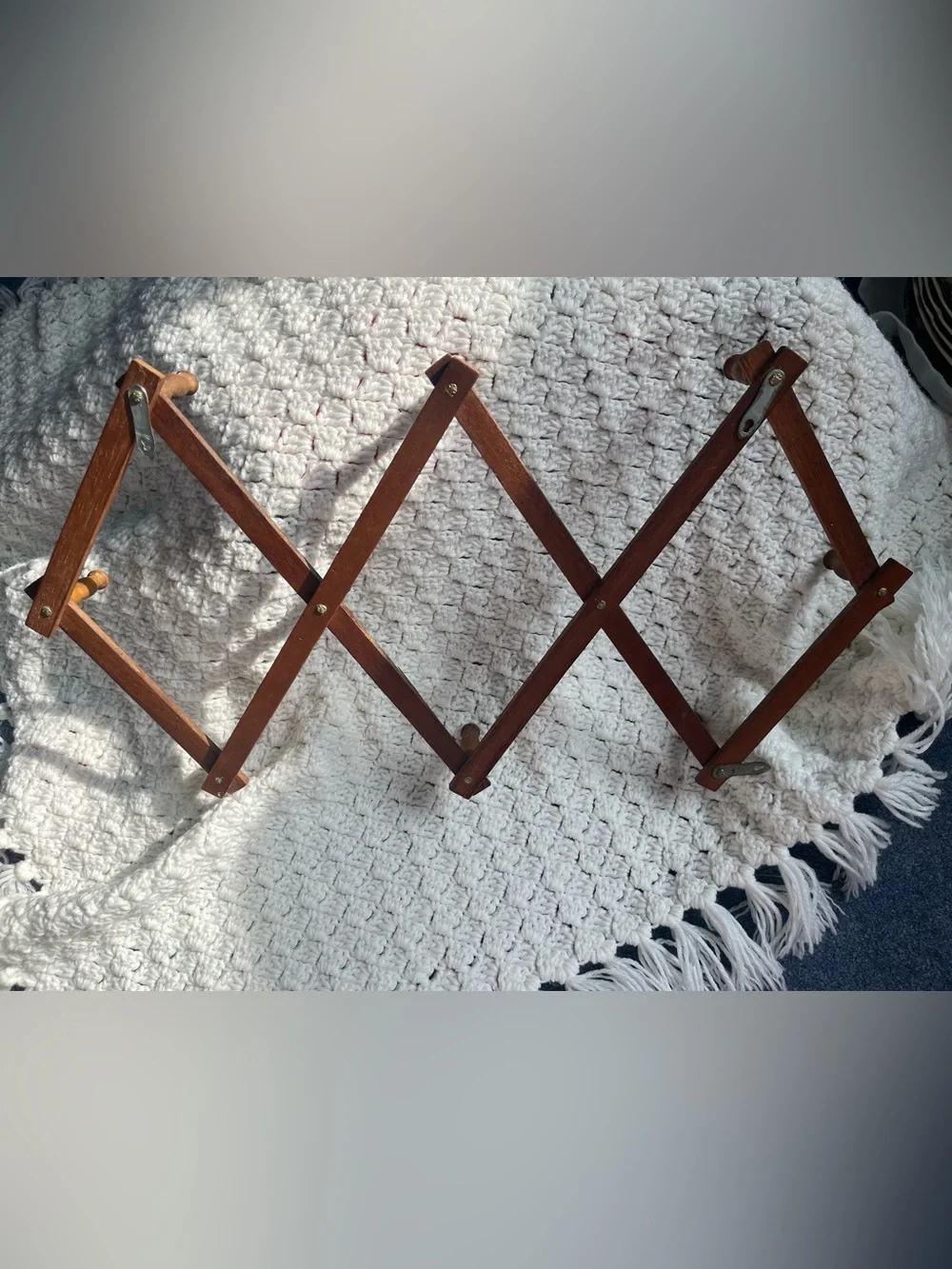 Vintage Wooden Expandable Peg Rack - Warm Brown Wall Decor